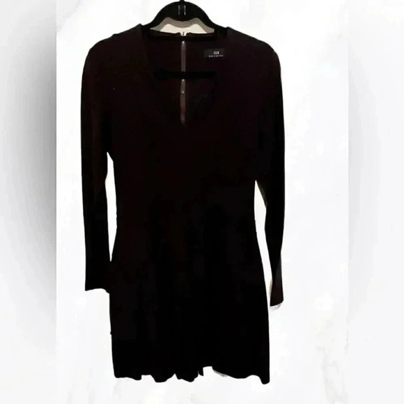 Cue Dresses & Skirts - Like new Cue drop waist long sleeve burgundy bodycon zippered back Midi dress 10